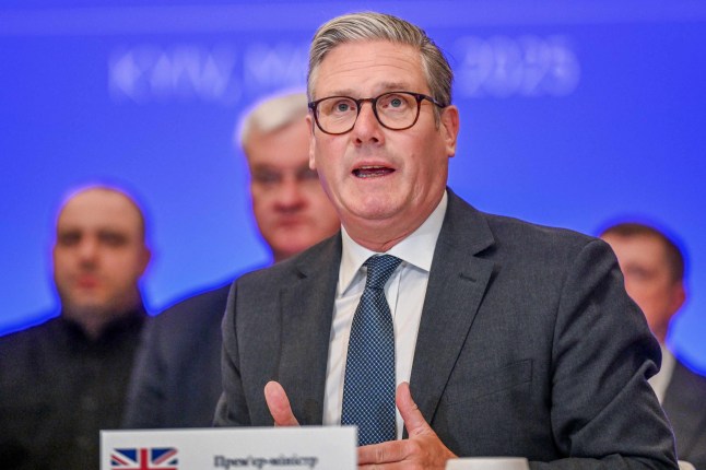 epa12088122 Britain's Prime Minister Keir Starmer attends a meeting of the 'coalition of the willing' at the Mariyinsky Palace, the official residence of the president of Ukraine, in Kyiv, Ukraine, 10 May 2025. EPA/Darek Delmanowicz POLAND OUT