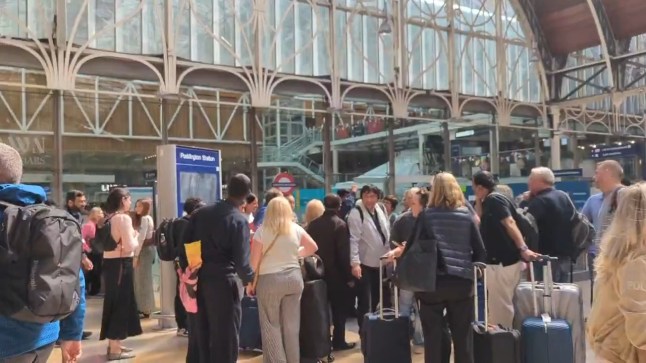 TAKEN WITHOUT PERMISSION Luxmy Gopal @luxmy_g A power failure on the London Underground has closed lines, according to staff at Paddington station @TfL https://x.com/luxmy_g/status/1921923645284225185