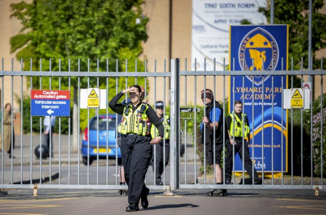 Police were called to Lydiard Park Academy in Swindon at around 9am this morning. May 14, 2025. Release date ??? May 14, 2025. A school has been evacuated over a 'bomb threat' - with parents warned to stay away. Police were called to Lydiard Park Academy in Swindon at around 9am this morning (Wednesday), following a concerning email. The entire school was evacuated as emergency services raced to the scene. Children were reportedly told to flee to the back of the school field to get as far away from the building as possible. In a statement, Wiltshire Police confirmed that staff and children were evacuated following ???a message sent to the school???. They said that nobody has been injured in the incident and asked people to ???stay away from the area to allow emergency service to attend???.