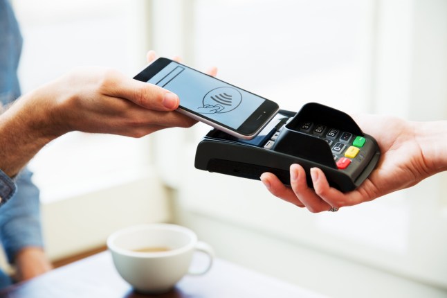 Apple Pay hit by outages leaving users unable to pay for items post thumbnail image