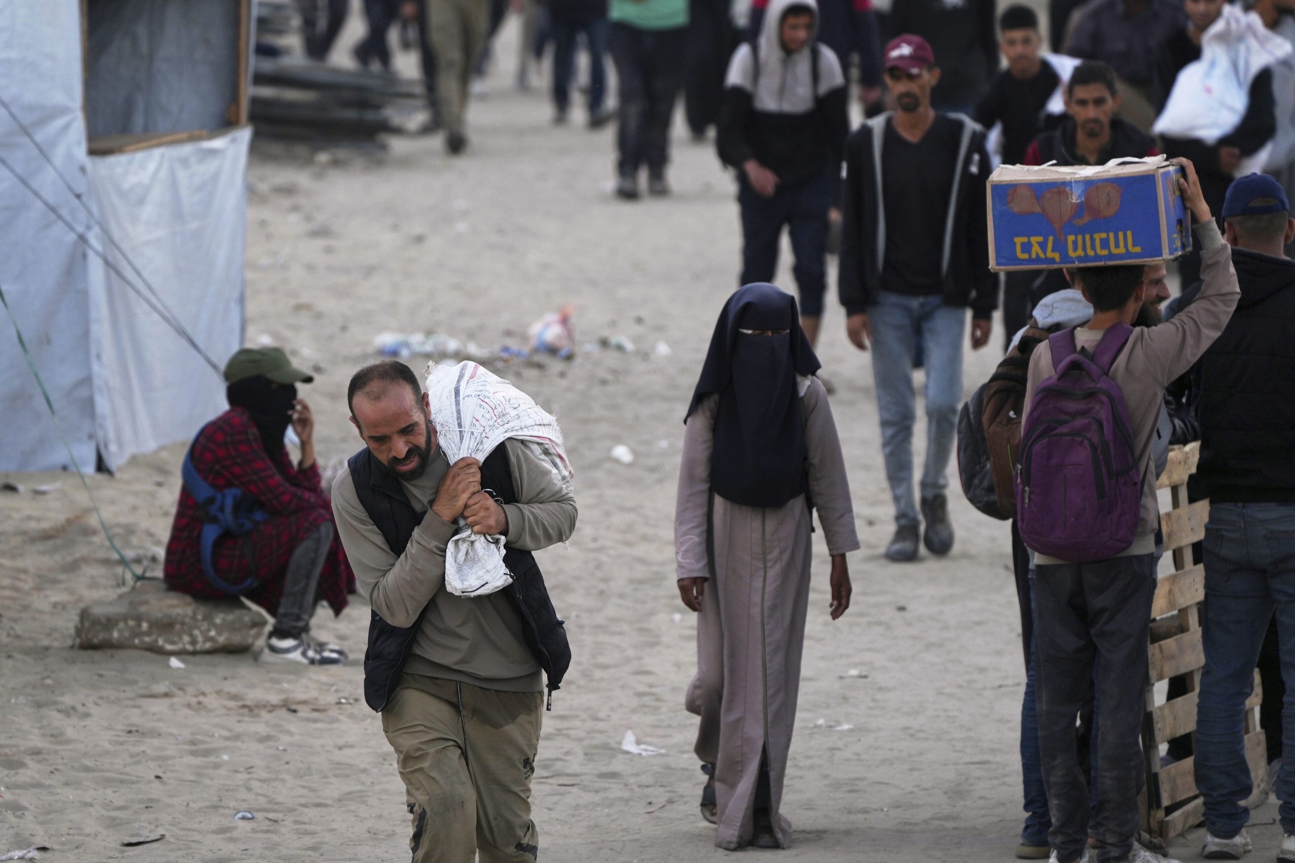 Gaza officials say Israeli forces killed 27 heading to aid site post thumbnail image