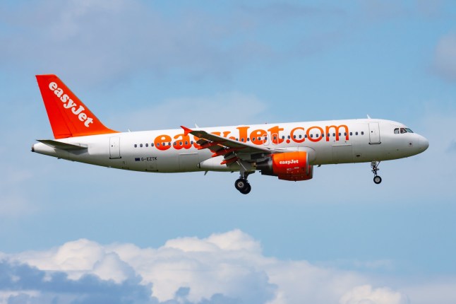 EasyJet flight makes emergency landing after smoke smell on board post thumbnail image