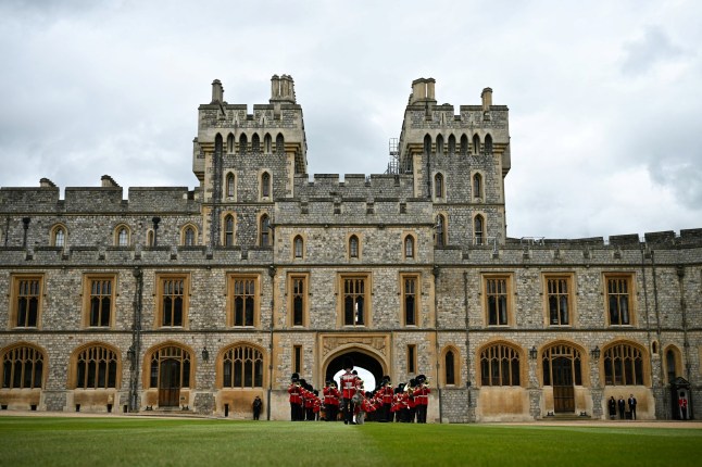 Intruder arrested at Windsor Castle close to William and Kate’s home post thumbnail image