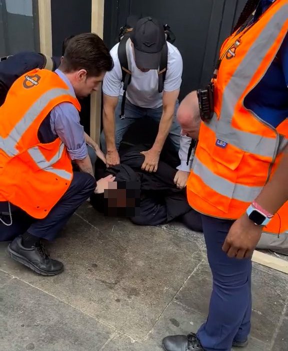 Uncleared grabs: Shocking moment squealing 'watch thief' chases victim around Earls Court