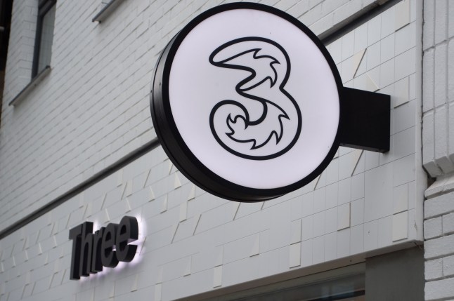 Three network still down with hundreds of UK customers unable to make calls post thumbnail image