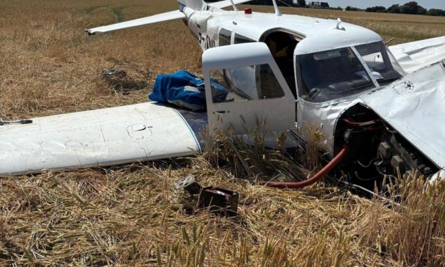 Pilot escapes with minor injuries after plane nosedives into Essex field post thumbnail image