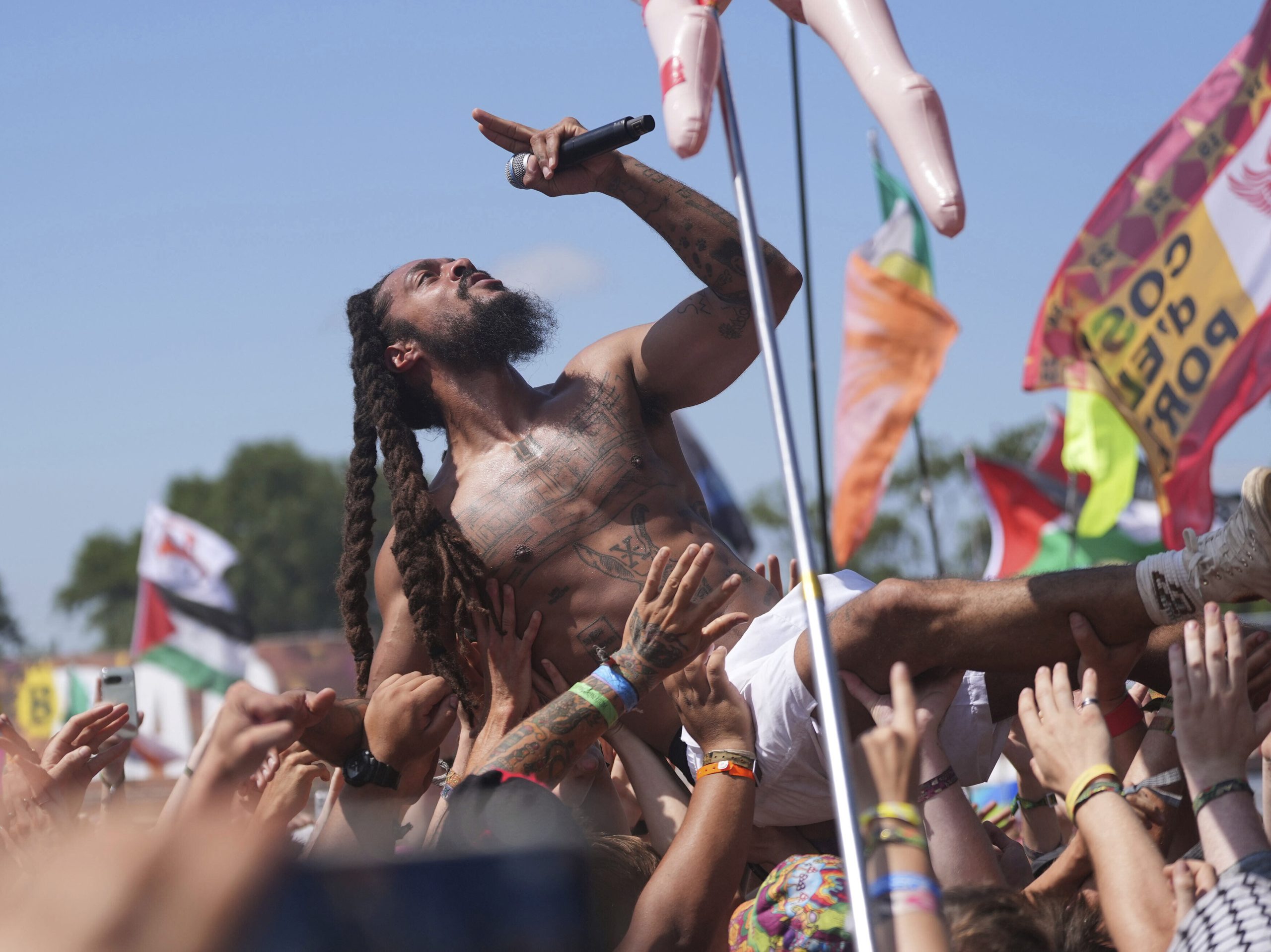 UK police reviewing rapper’s anti-Israel comments at Glastonbury Festival post thumbnail image