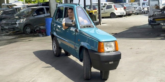 World's NARROWEST car is unveiled: Single-seater Fiat Panda is just 20 inches wide - and is fully functional (if you can fit in it!) Tutti pazzi per Marazzi taken without permisison, please legal before use https://www.instagram.com/p/DLX7NcZo1rD/?hl=en