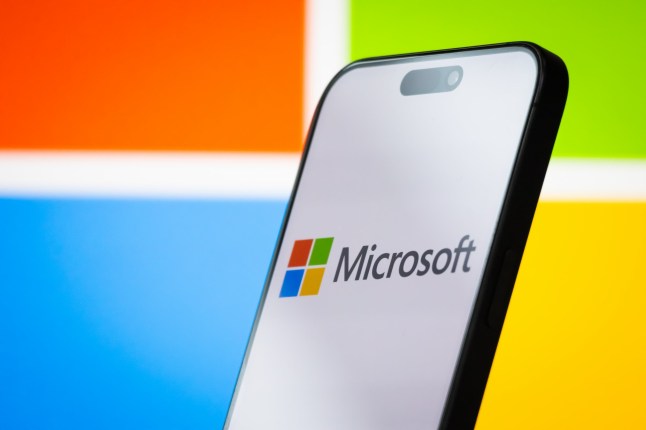 Microsoft Outlook and Hotmail still down with users unable to access emails post thumbnail image