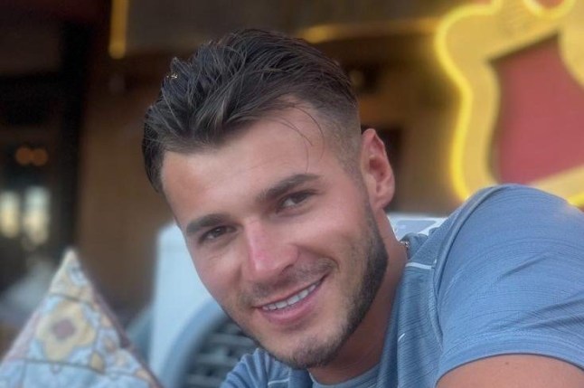 Three arrested after ‘loving’ father stabbed to death outside Knightsbridge casino post thumbnail image