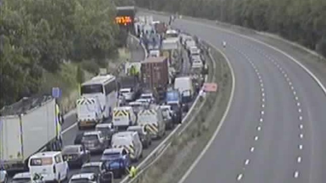 Mile long queues of traffic after five car pile-up on M4 post thumbnail image