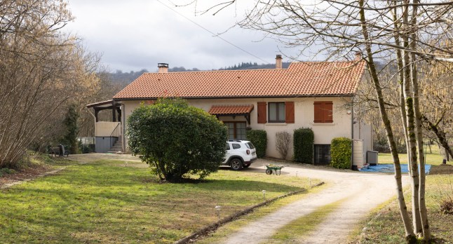 08/02/25 Pictured: Pictured is the house where Dawn and Andrew Searle, 56 and 62, were discovered on Thursday afternoon, Les Pesquies, France. Dawn Searle is the mother of former Hollyoaks star Callum Kerr. Caption