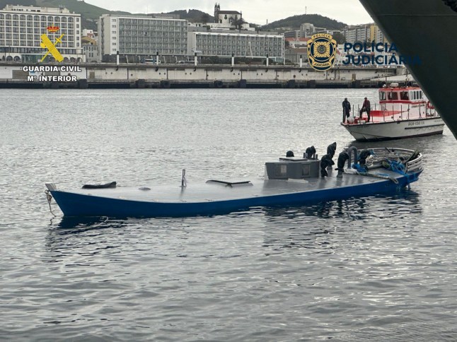 ATLANTIC OCEAN A huge narco sub with a ?530m cocaine cargo weighing several tons has been captured in the Atlantic Ocean in one of the biggest drug busts of its kind (Credit: Pen News) (Pen News ?25, ?15, ?10 online) (Contact editor@pennews.co.uk/07595759112)
