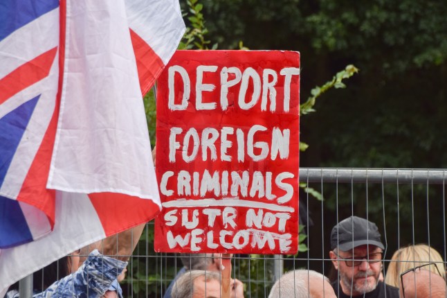 Anti-migrant mob get offended after mis-hearing what police said post thumbnail image