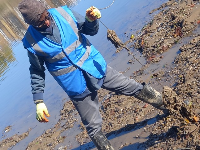 EMB: 180 tons of wet wipes being pulled from the Thames