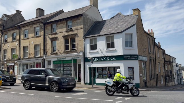 Massive 29 vehicle motorcade passes through Chipping Norton as US Vice President JD Vance visits the Cotswolds. The US number 2 is due to stay at a mansion in Dean, near Charlbury Photo released 11/08/2025