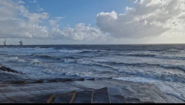 Six children pulled from water after ‘mass casualty’ rescue operation off Wales beach post thumbnail image