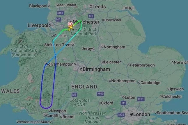 Ryanair flight grounded at Manchester Airport ‘after passenger tried opening emergency exit’ post thumbnail image