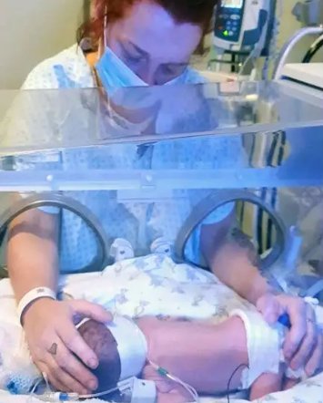 https://www.bbc.co.uk/news/articles/c4gjr0ylenzo Zoe Ward pictured with her son, Bleu NO PERMISSION MUST LEGAL BEFORE USE A funeral director has been banned from NHS maternity wards and mortuaries in Leeds after keeping babies' bodies at her home, a BBC investigation has revealed.