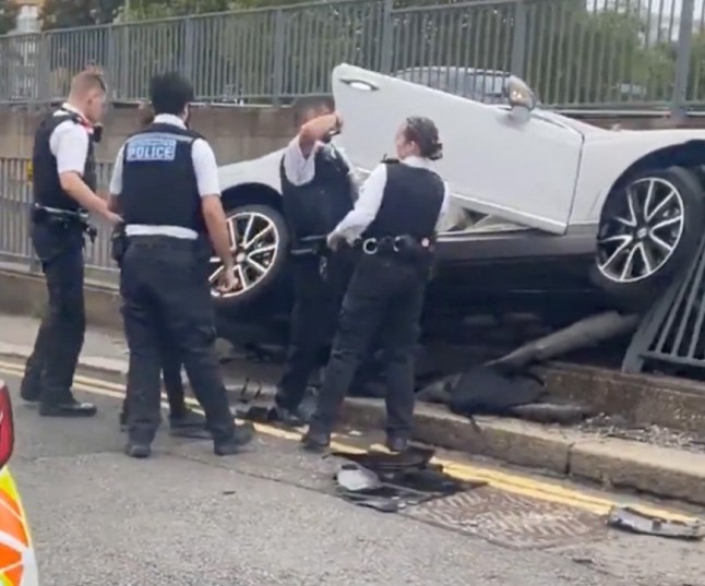Ilford, East London ??? Police have launched an investigation after a man was arrested following a crash on Stainforth Road in Ilford on Saturday, 30 August. The Incident Officers were called at 3.42pm to reports of a collision involving a single vehicle. The London Ambulance Service also attended and a man in his 20s was taken to hospital. Arrest After being discharged from hospital, the man was arrested on suspicion of driving without insurance, driving without a valid licence, and dangerous driving. He has since been released under investigation while enquiries continue. Appeal Police have not confirmed further details about the crash and enquiries remain ongoing.