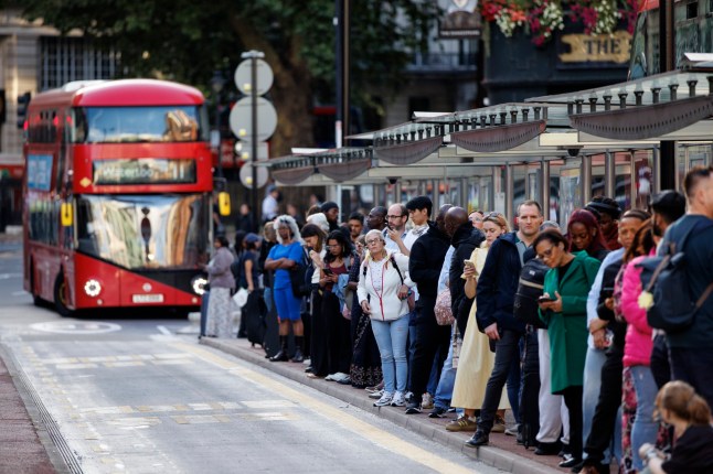 Tube strikes today: Two lines partially reopen after Londoners endure second day of travel misery post thumbnail image