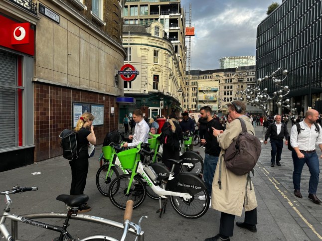 People trying to get a Lime bike in London during the strikes.